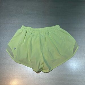 lululemon athletica Women's Hotty Hot Short Low Rise 2.5 Perfect Condition